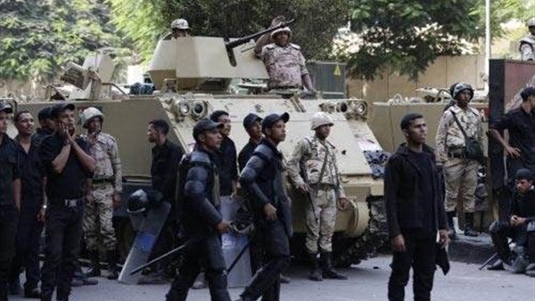 أمن القليوبية يستعين بالجيش لاقتحام وكر «الدكش» أمن القليوبية يستعين بالجيش لاقتحام وكر «الدكش»