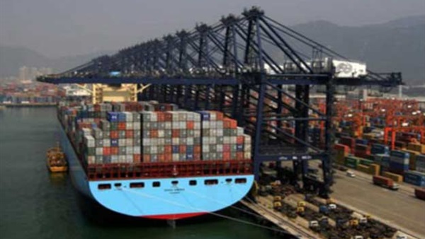 وصول 82 ألف طن فحم حجرى لميناء السخنة بالسويس