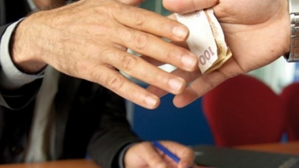 تجديد حبس مستشار وزير الصحة وسكرتيره الشخصي 15 يوما في «الرشوة» تجديد حبس مستشار وزير الصحة وسكرتيره الشخصي 15 يوما في «الرشوة»