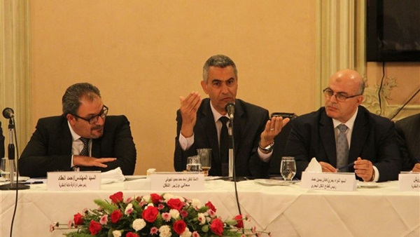 النقل: توقيع عقد توريد 850 بوابة للخطين الأول والثاني لمترو الأنفاق