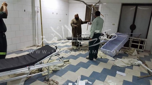 بالصور.. نقل مرضى مستشفي «بلبيس» بعد اقتحامها على يد بلطجية بالصور.. نقل مرضى مستشفي «بلبيس» بعد اقتحامها على يد بلطجية