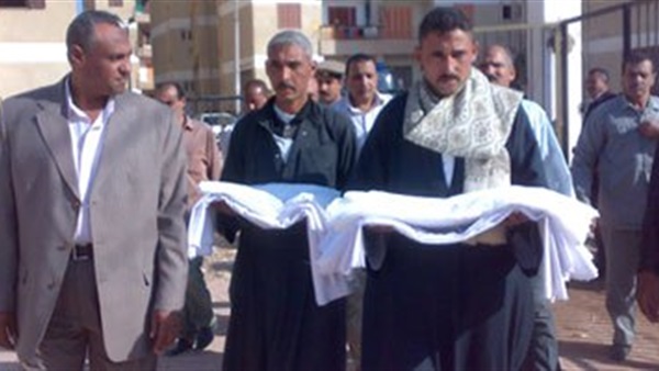 جلسة صلح عرفية تنهى خلافا ثأريا بين عائلتين فى المنيا جلسة صلح عرفية تنهى خلافا ثأريا بين عائلتين فى المنيا