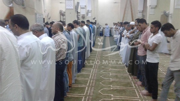بالصور.. استكمال صلاة الترويح بمسجد سيدي سالم بالصور.. استكمال صلاة الترويح بمسجد سيدي سالم