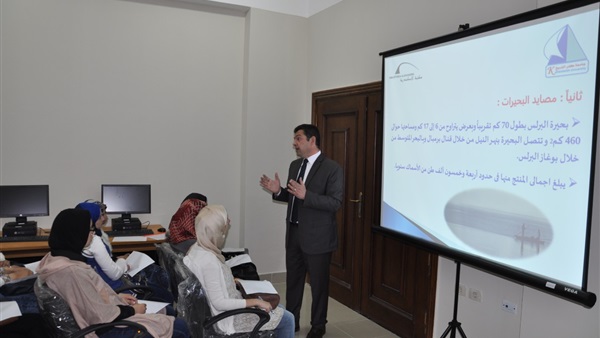 إعلام عين شمس تحتفل بعرض مشروعات التخرج للدفع الـ17 من خريجي الكلية إعلام عين شمس تحتفل بعرض مشروعات التخرج للدفع الـ17 من خريجي الكلية