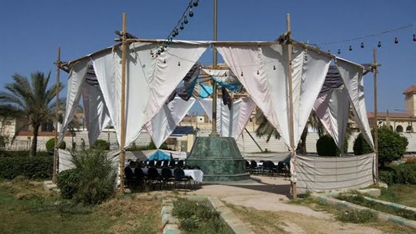 بالصور.. «حديقة الخالدين» بكفر الشيخ حائرة بين المحافظين.. «عجوة» أغلقها.. «عبدالواحد» أنشأ منافذ على أسوارها.. «نصر» حولها لباكيات بيع الملابس.. وشباب يستغلونها لعمل موائد لإفطار الصائمين بالصور.. «حديقة الخالدين» بكفر الشيخ حائرة بين المحافظين.. «عجوة» أغلقها.. «عبدالواحد» أنشأ منافذ على أسوارها.. «نصر» حولها لباكيات بيع الملابس.. وشباب يستغلونها لعمل موائد لإفطار الصائمين