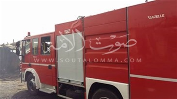 بالصور..الحماية المدنية تدفع بـ3 سيارات إطفاء إضافة بعد تجدد الحريق بالصور..الحماية المدنية تدفع بـ3 سيارات إطفاء إضافة بعد تجدد الحريق