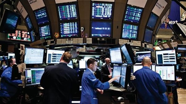مستثمرون يسحبون مليارات الجنيهات الإسترلينية من بريطانيا قبل الاستفتاء مستثمرون يسحبون مليارات الجنيهات الإسترلينية من بريطانيا قبل الاستفتاء