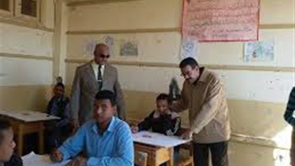 4 طلاب من المكفوفين يؤدون امتحان اللغة الاجنبية ببورسعيد