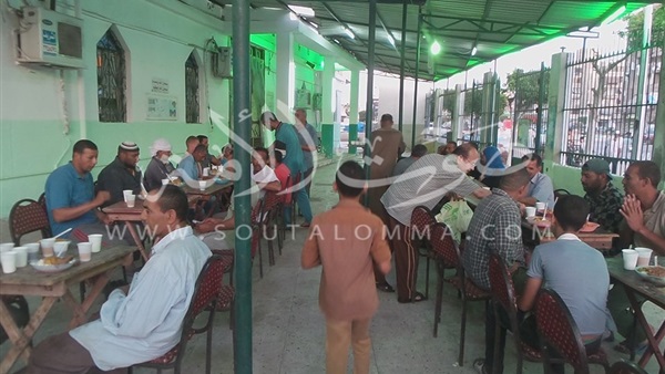 بالصور.. لحظة افطار الصائمون في بورسعيد بالصور.. لحظة افطار الصائمون في بورسعيد