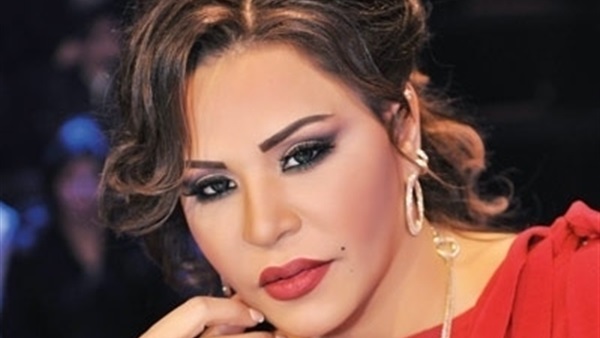 أحلام لـ«محمود عبد العزيز»: «أنت أسطورة الفن»