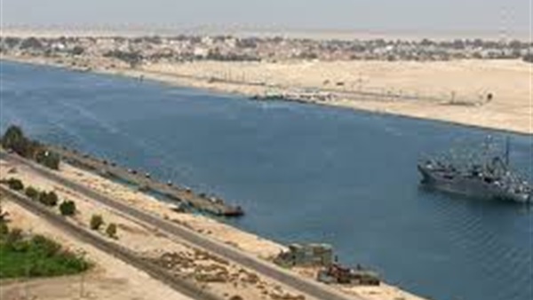 55 سفينة عبرت قناة السويس اليوم 55 سفينة عبرت قناة السويس اليوم