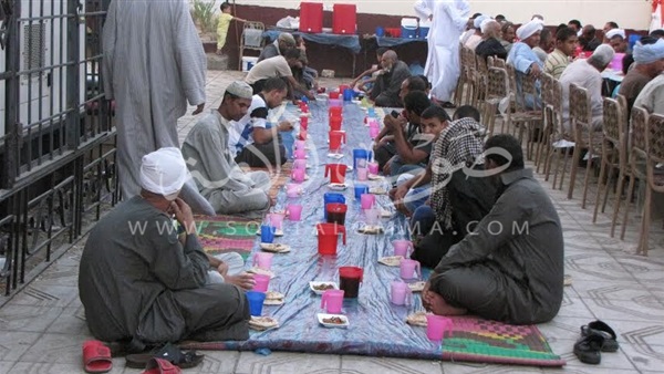 بالصور.. لحظة أفطار الصائمون بموائد سيدي عبد الرحيم القناوى بالصور.. لحظة أفطار الصائمون بموائد سيدي عبد الرحيم القناوى
