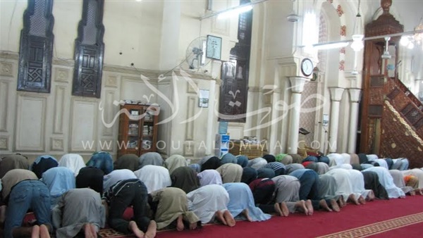 بالصور.. شعائر صلاة العشاء بمسجد سيدي عبد الرحيم القناوى بالصور.. شعائر صلاة العشاء بمسجد سيدي عبد الرحيم القناوى