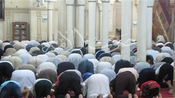 بالصور.. استكمال صلاة الترويح بمسجد سيدي عبد الرحيم القناوى بالصور.. استكمال صلاة الترويح بمسجد سيدي عبد الرحيم القناوى