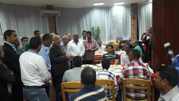 بالصور.. افطار جماعي لمحافظ بورسعيد مع العاملين بحي الضواحي بالصور.. افطار جماعي لمحافظ بورسعيد مع العاملين بحي الضواحي