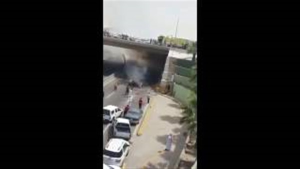 بالفيديو.. لحظة تفحم سائق سيارة فى حادث مرور بالسعودية بالفيديو.. لحظة تفحم سائق سيارة فى حادث مرور بالسعودية