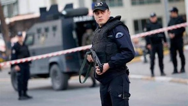 السلطات التركية تعتقل 3 أشخاص لعلاقتهم بحادث تفجير السيارة المفخخة باسطنبول