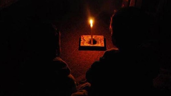 أهالي 50 قرية بكفر الشيخ يتناولون إفطارهم في الظلام لانقطاع الكهرباء أهالي 50 قرية بكفر الشيخ يتناولون إفطارهم في الظلام لانقطاع الكهرباء