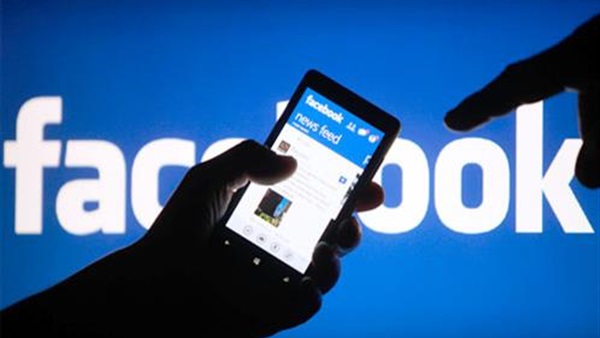 فيسبوك يتيح إمكانية التعليق بفيديو فيسبوك يتيح إمكانية التعليق بفيديو