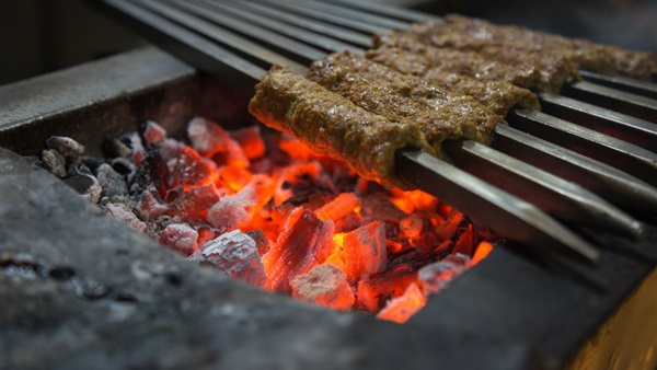 كباب ضأن مع صوص البرقوق فى اليوم السابع من رمضان 