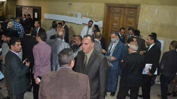 حبس محامين 15 يوما لقيامهم بإحتجاز اعضاء نيابة أبوكبير بالشرقية حبس محامين 15 يوما لقيامهم بإحتجاز اعضاء نيابة أبوكبير بالشرقية