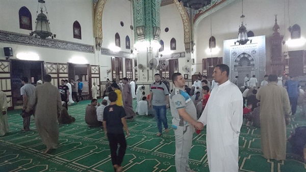 بالصور.. ختام صلاة التراويح بمسجد النصر في المنصورة