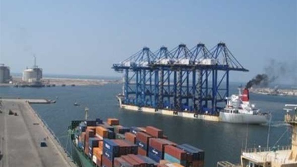 ميناء دمياط يستقبل 6 سفن عملاقة للحاويات والبضائع العامة ميناء دمياط يستقبل 6 سفن عملاقة للحاويات والبضائع العامة