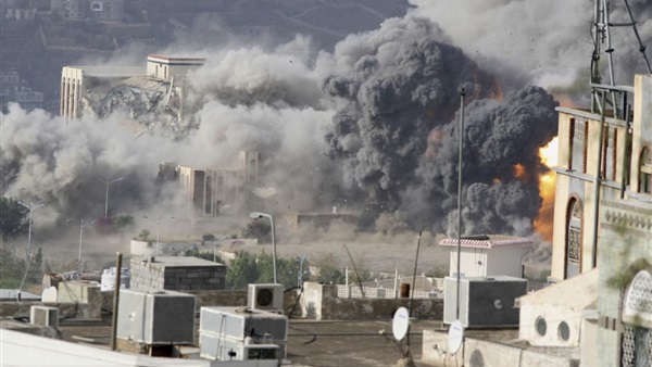 مقتل 4 يمنيين وإصابة 18 في قصف الحوثيين لمواقع الجيش والمناطق السكنية بتعز مقتل 4 يمنيين وإصابة 18 في قصف الحوثيين لمواقع الجيش والمناطق السكنية بتعز