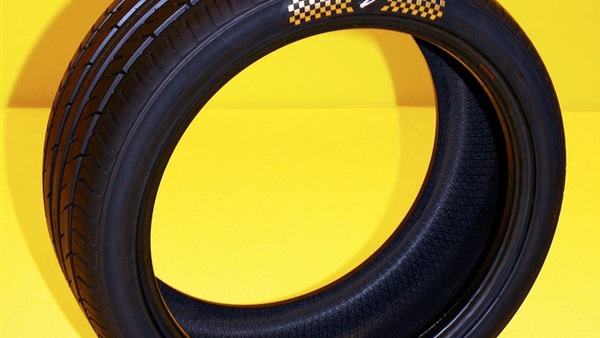 شركة«Z Tyre» تدخل موسوعة جينيس بإنتاج أغلى إطار سيارة في العالم