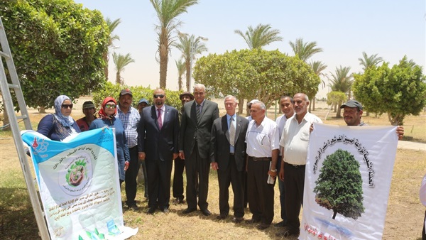 بالصور.. محافظ السويس يلتقى الرئيس التنفيذي لموانئ دبي السخنة بالصور.. محافظ السويس يلتقى الرئيس التنفيذي لموانئ دبي السخنة