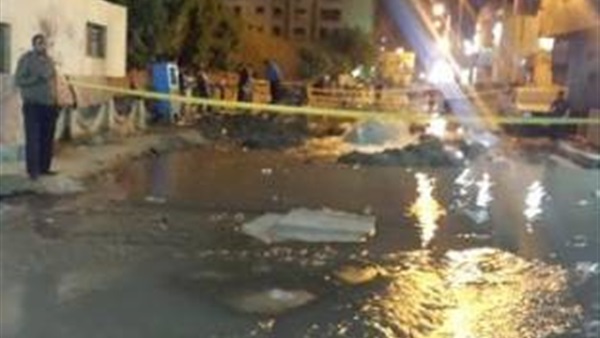 انفجار ماسورة المياه الرئيسية بشارع ابن الفارض بطنطا 