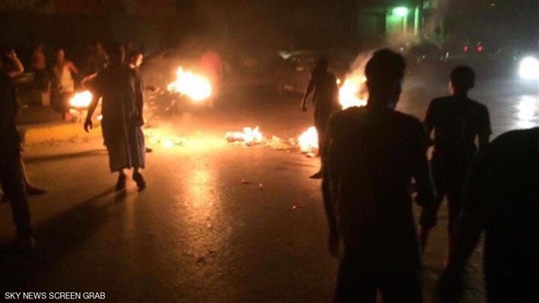 مظاهرات ضد حكومة الوفاق الليبية بسبب انقطاع «الكهرباء» مظاهرات ضد حكومة الوفاق الليبية بسبب انقطاع «الكهرباء»