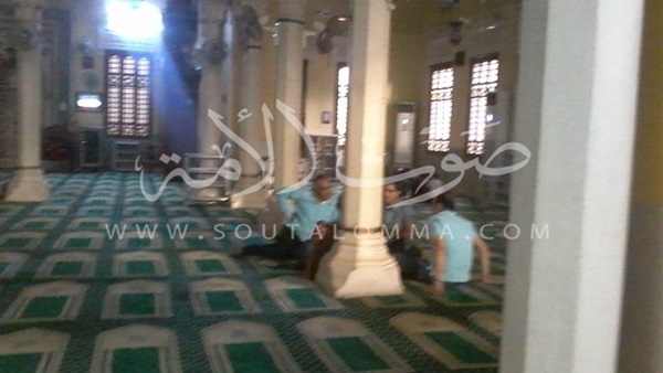 بالصور.. الصائمون يفترشون مسجد ناصر بمدينة بنها بالصور.. الصائمون يفترشون مسجد ناصر بمدينة بنها