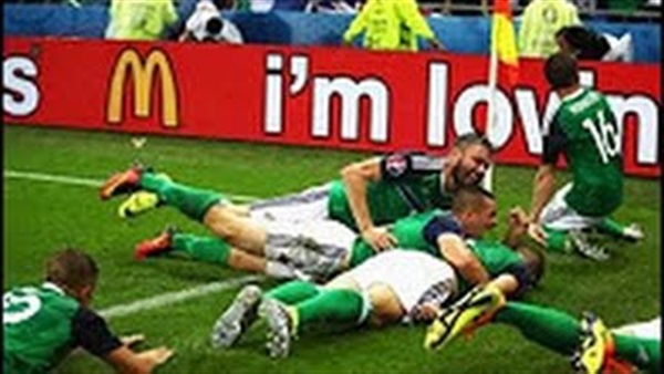 بالفيديو.. إيرلندا الشمالية تهزم أوكرانيا بـ «هدفين» في «يورو 2016» بالفيديو.. إيرلندا الشمالية تهزم أوكرانيا بـ «هدفين» في «يورو 2016»