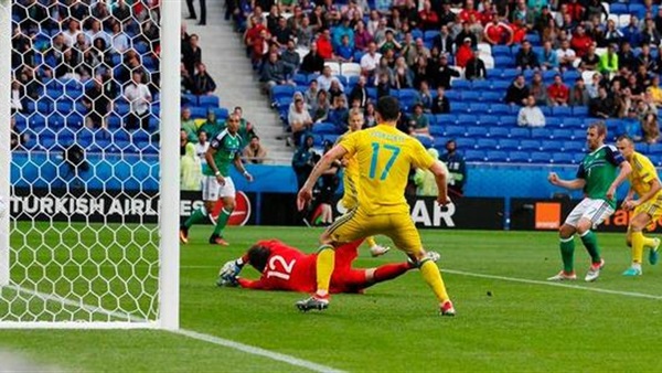 إيرلندا الشمالية تفوز على أوكرانيا بهدفين نظيفين بيورو 2016