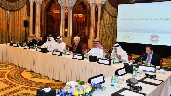 عقد أمس الخميس صندوق النقد العربي اجتماعه الـ179 لمجلس المديرين التنفيذيين في مقره في مدينة أبوظبي برئاسةالدكتور عبد الرحمن بن عبد الله الحميدي المدير العام رئيس مجلس الإدارة. عقد أمس الخميس صندوق النقد العربي اجتماعه الـ179 لمجلس المديرين التنفيذيين في مقره في مدينة أبوظبي برئاسةالدكتور عبد الرحمن بن عبد الله الحميدي المدير العام رئيس مجلس الإدارة.