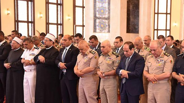 ننشر صور أداء «السيسي» صلاة الجمعة بمسجد المشير طنطاوي ننشر صور أداء «السيسي» صلاة الجمعة بمسجد المشير طنطاوي