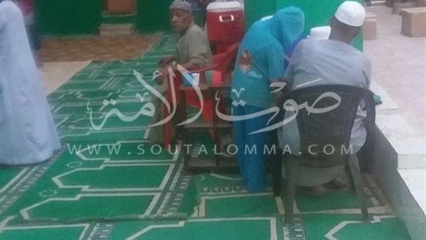 بالصور.. استعدادات موائد الرحمن بمسجد «الطهطاوى» فى سوهاج بالصور.. استعدادات موائد الرحمن بمسجد «الطهطاوى» فى سوهاج