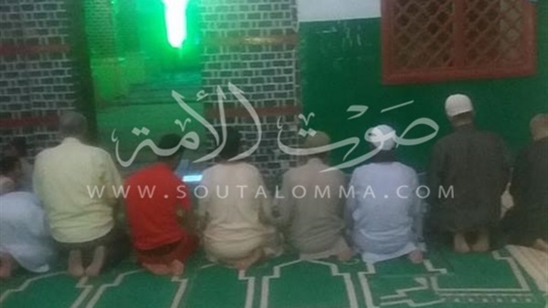 توافد المصلين علي مسجد «الطهطاوى» بسوهاج لأداء صلاة العشاء توافد المصلين علي مسجد «الطهطاوى» بسوهاج لأداء صلاة العشاء