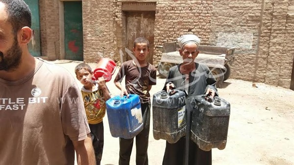 بالصور.. «العطش» يهدد قرية الشيخ رحومة بسوهاج بالصور.. «العطش» يهدد قرية الشيخ رحومة بسوهاج