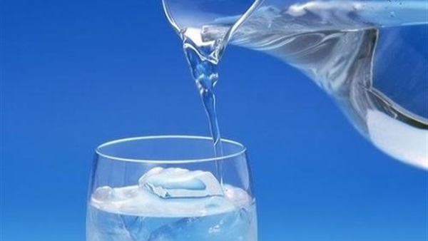تناول المياه والمشروبات الباردة عقب الإفطار مباشرة يؤدي لاضطراب المعدة