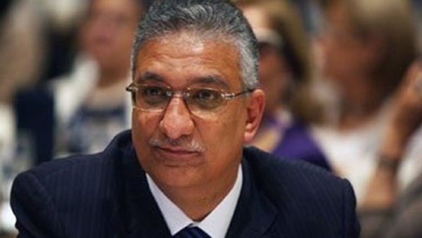 زكي بدر يطالب المحافظين بإنشاء غرف عمليات تحسبا للأمطار زكي بدر يطالب المحافظين بإنشاء غرف عمليات تحسبا للأمطار