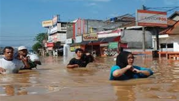 24 قتيلًا جراء فيضانات وانهيارات أرضية في جزيرة «جاوة» بإندونيسيا 24 قتيلًا جراء فيضانات وانهيارات أرضية في جزيرة «جاوة» بإندونيسيا