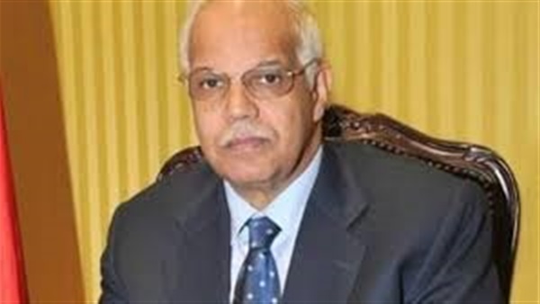 وزير النقل يتفقد محطة مصر لمتابعة حجز «تذاكر العيد»