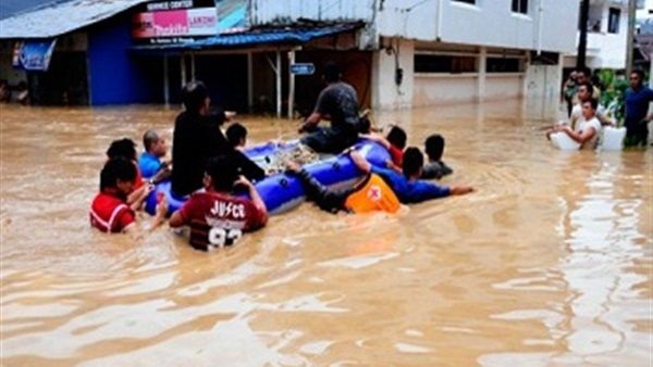 47 قتيلا حصيلة ضحايا الفيضانات وانزلاقات التربة في اندونيسيا 47 قتيلا حصيلة ضحايا الفيضانات وانزلاقات التربة في اندونيسيا