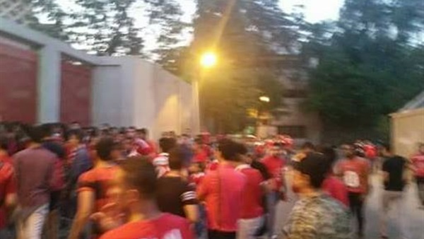 صورة..الالتراس يتوافد على ملعب مختار التتش 