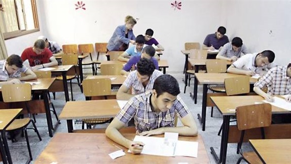 تداول إجابات «الأحياء» على «فيس بوك» بعد نشر الأسئلة تداول إجابات «الأحياء» على «فيس بوك» بعد نشر الأسئلة