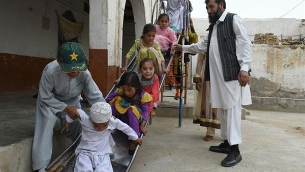 باكستاني يسعى لإنجاب 100 طفل