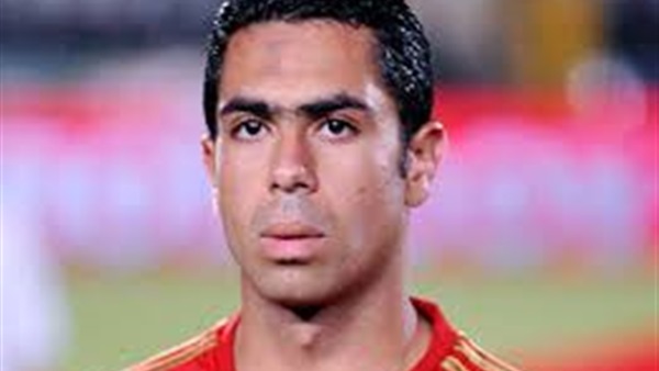 «فتحي» يغادر مران الأهلي مصاباً 