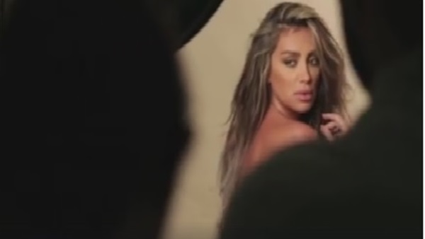 بالفيديو.. ملابس مثيرة لمايا دياب فى برومو كليب «بيراضينى» بالفيديو.. ملابس مثيرة لمايا دياب فى برومو كليب «بيراضينى»